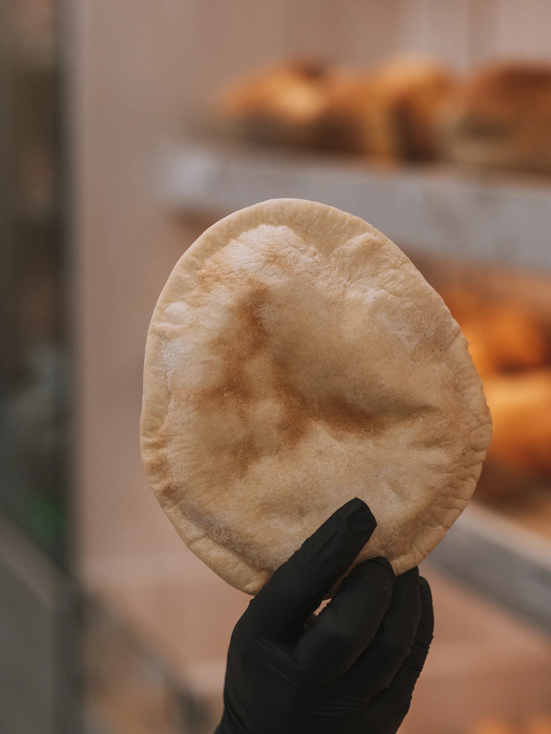 Focaccia tonda appena sfornata